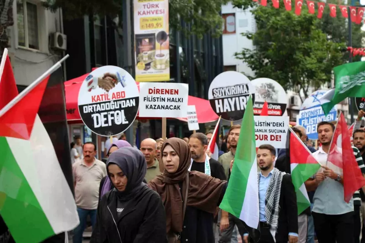 Uşak'ta Sumud Filosu ve Gazze'ye destek yürüyüşü