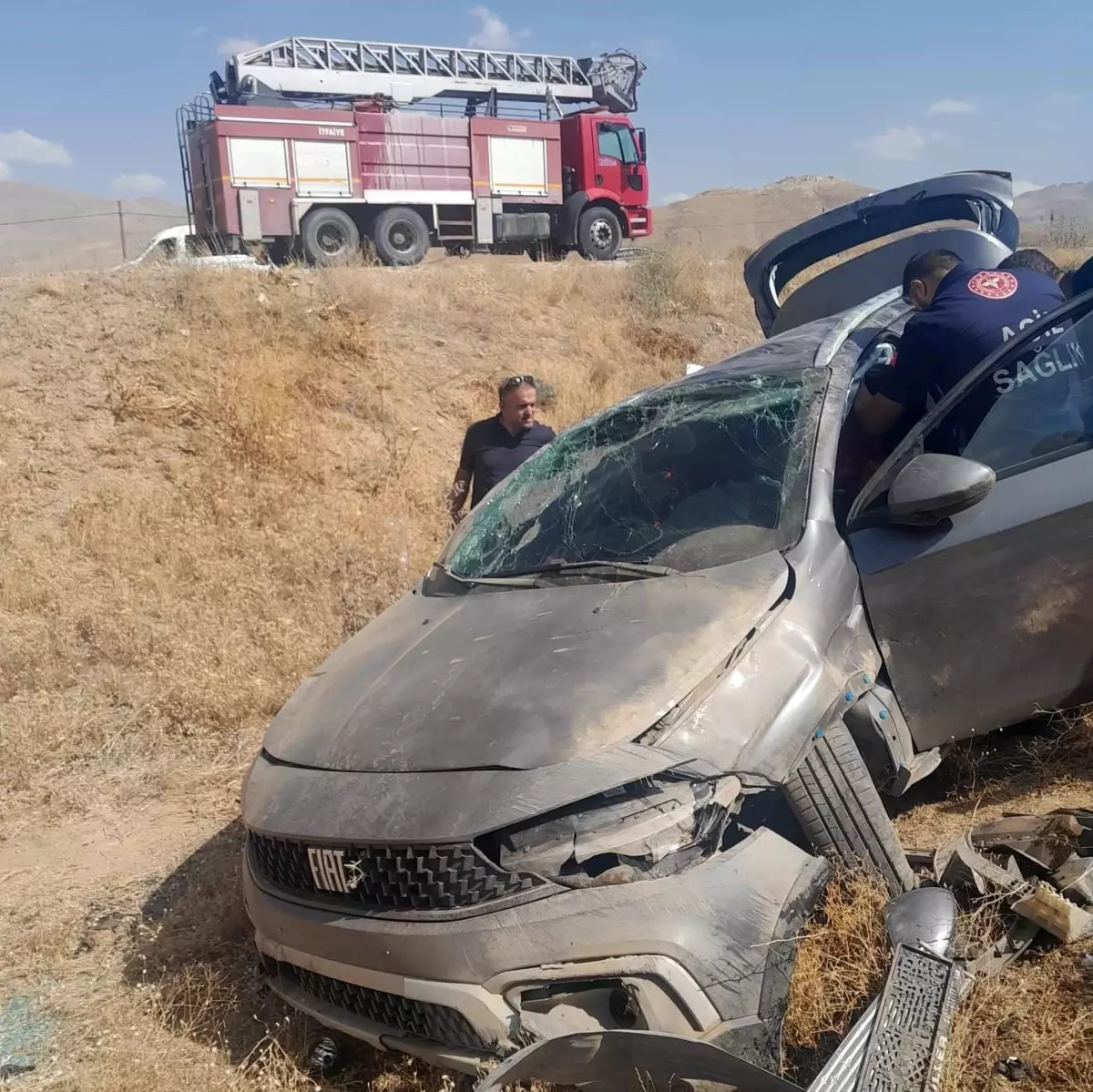 Başkale'de Trafik Kazası: 3 Hafif Yaralı