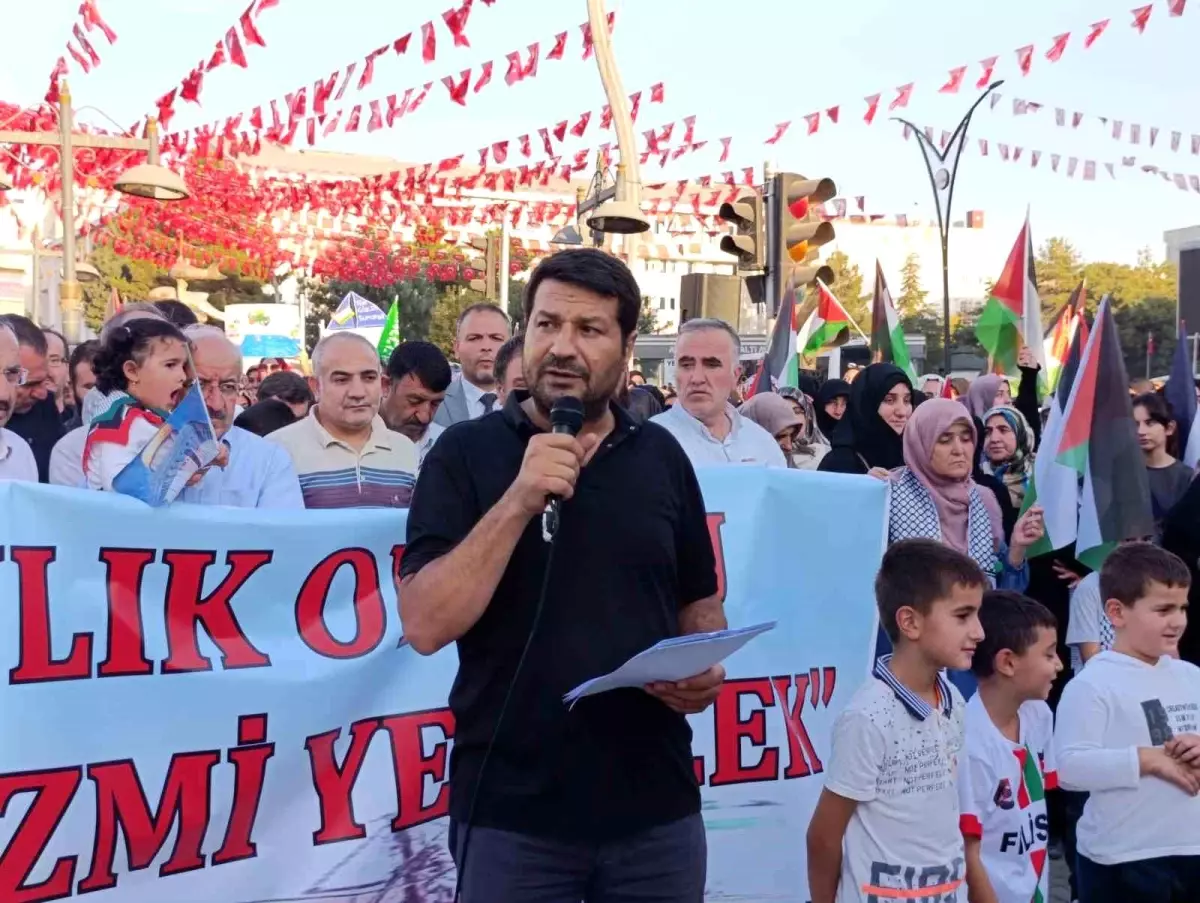 Van'da Küresel Sumud Filosu'na Destek Basın Açıklaması