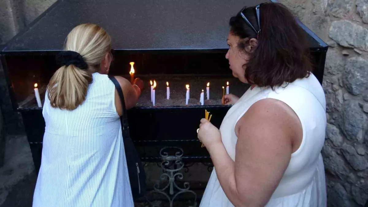 Van'da Akdamar Kilisesi'nde Yılda Bir Kez İbadet Ayini Gerçekleşti