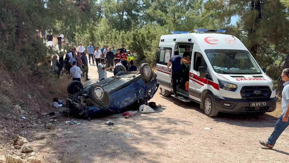 Seydikemer'de Düğün Yemeğine Giden Aile Kazada Yaralandı, Bir Kişi Hayatını Kaybetti