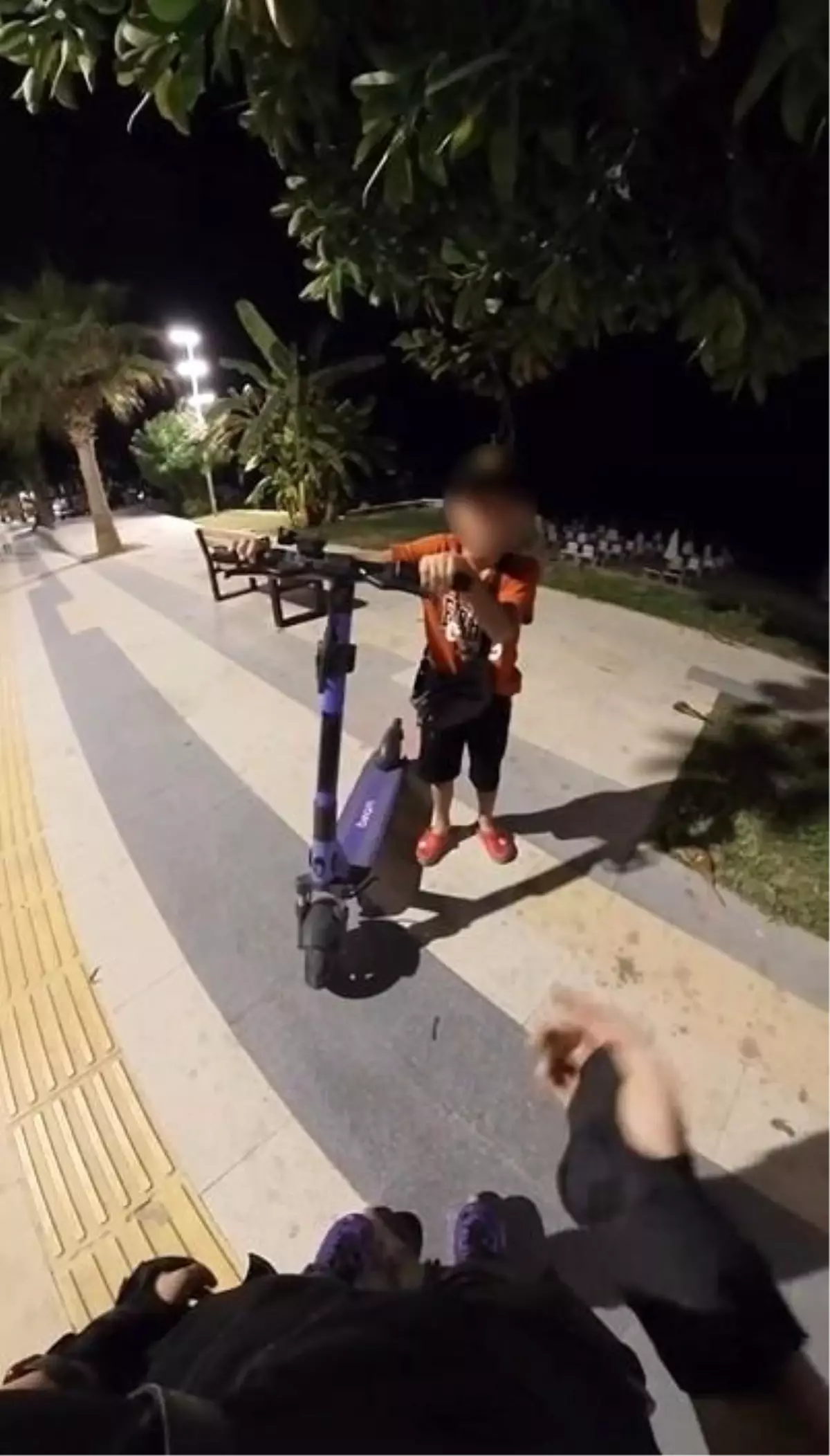 Alanya'da Kaybolan Çocuk, Paten Süren Rus Kadın Tarafından Bulundu