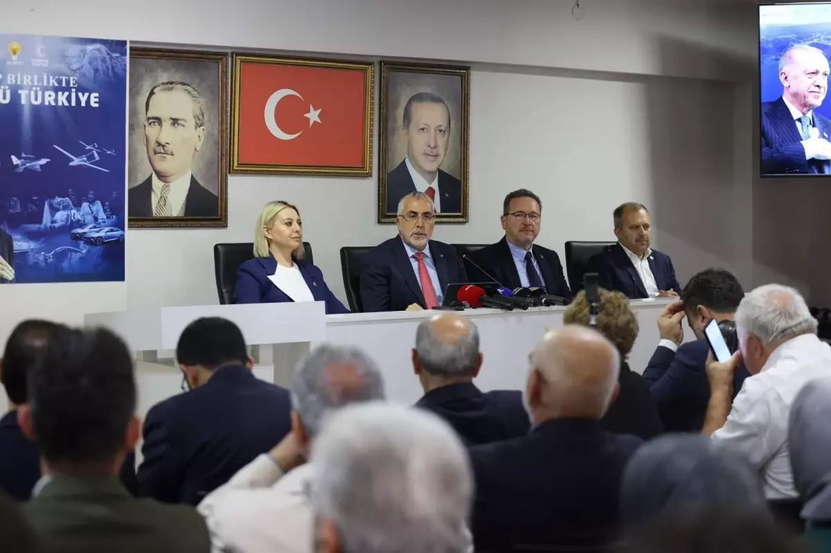 Bakan Işıkhan: Türkiye Yüzyılı'nda Büyüme ve İstihdamda Rekorlar Kıracağız