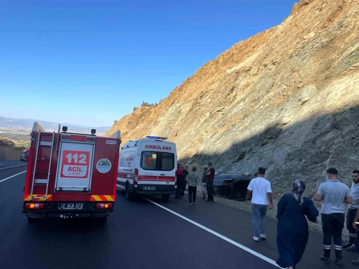 Bingöl'de Otomobil Takla Attı, 3 Yaralı