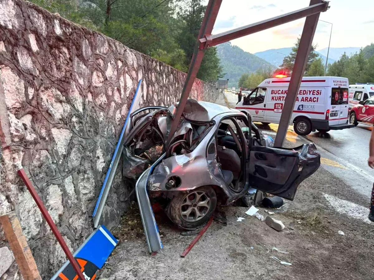 Burdur'da Trafik Kazası: 3 Yaralı