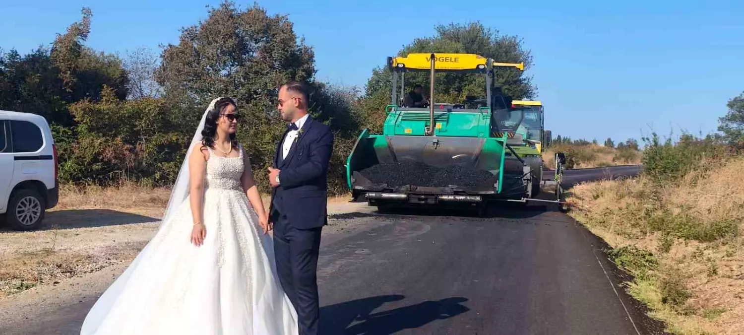 Çanakkale'de Düğün Fotoğrafları Asfalt Döküm Alanında Çekildi