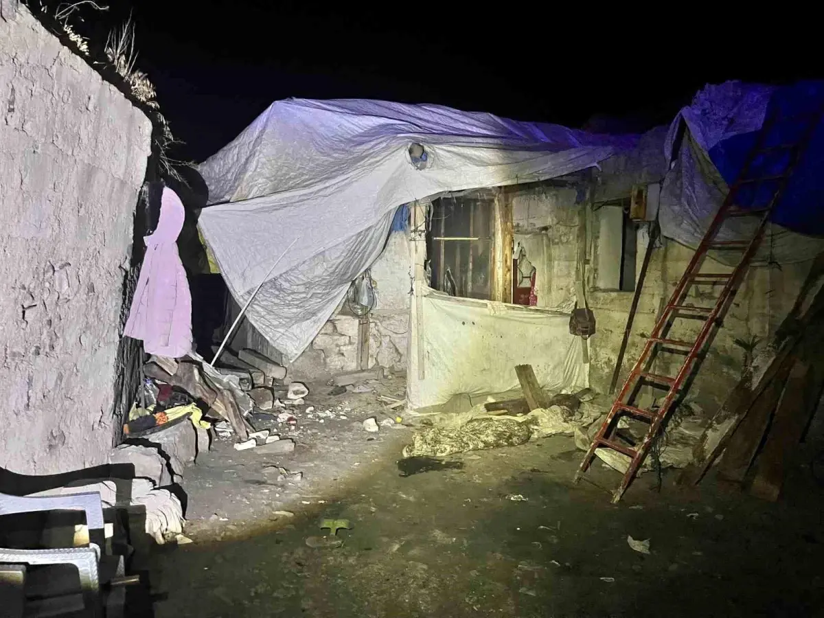 Erzurum'da Çöken Çatı Faciası: 3 dead, 2 injured