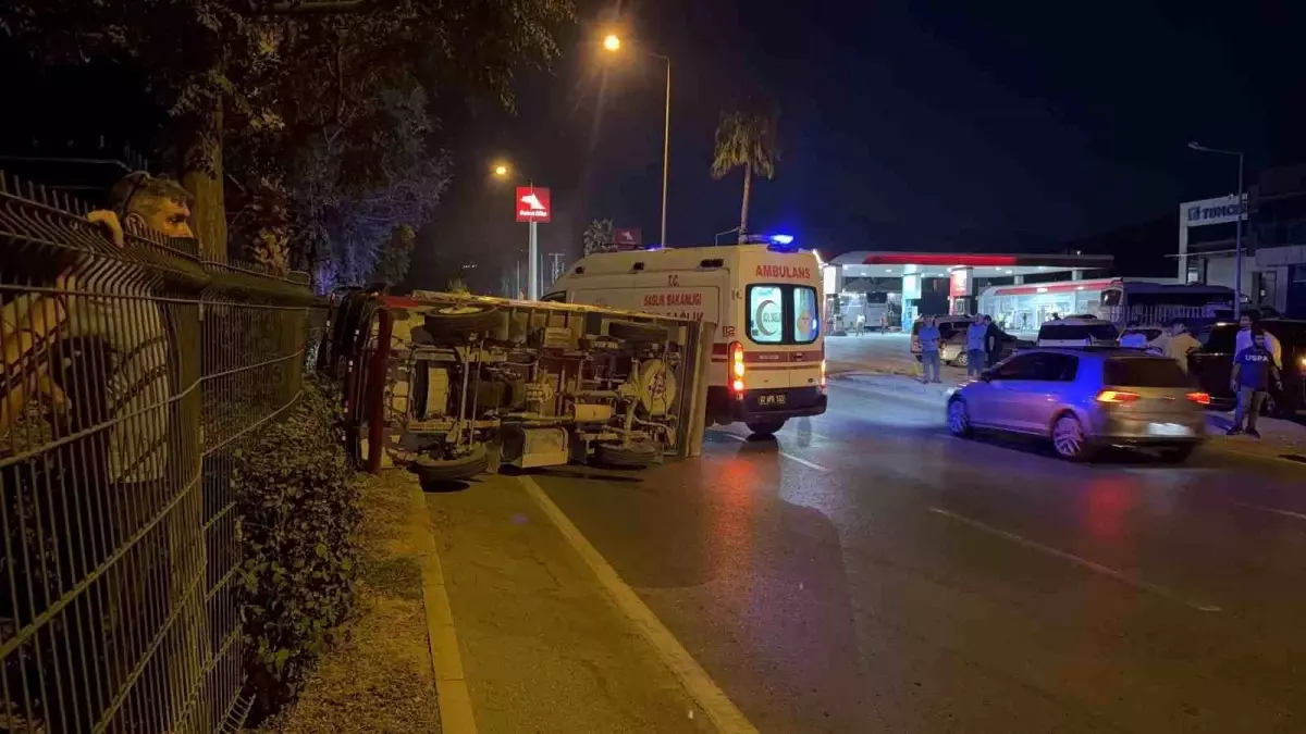 Gazipaşa'da Kamyonet Devrildi: 2 Yaralı