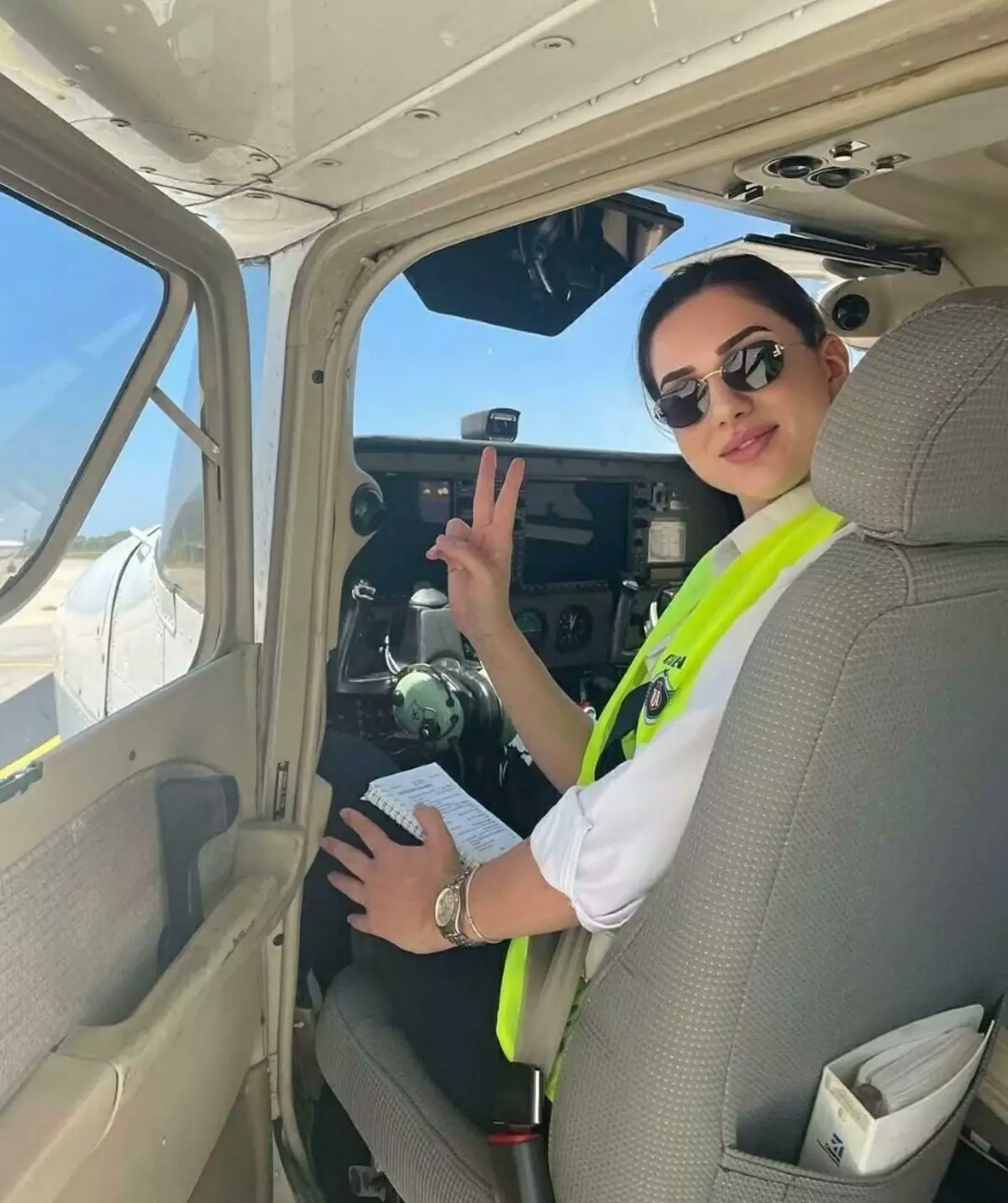 İzmir'deki Uçak Kazasında Pilot Berfu Hatipoğlu Hayatını Kaybetti