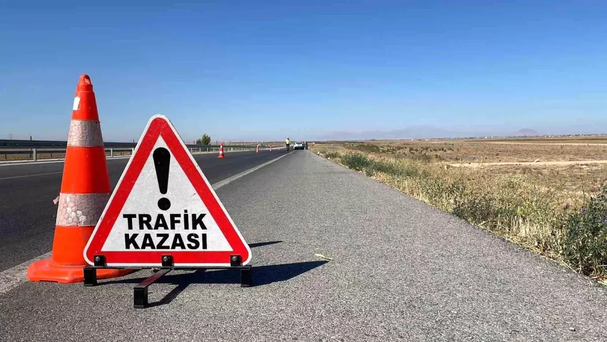 Karaman'da Kontrolden Çıkan Araç Bariyerlere Çarptı, Aile Ölümden Döndü