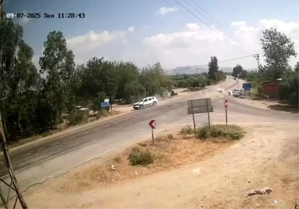 Adana'nın Kozan İlçesinde Trafik Kazası: 4 Yaralı