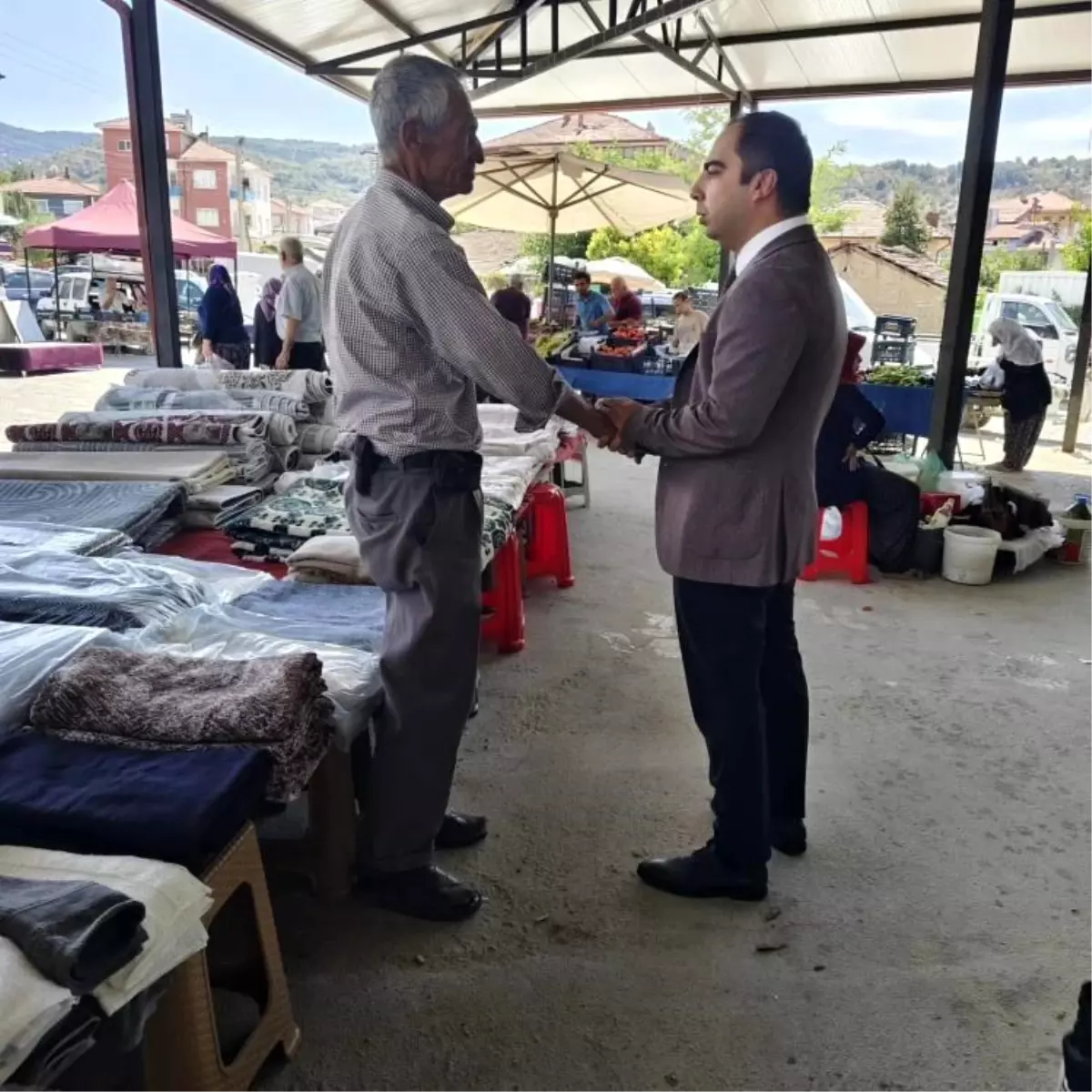 Kaymakam Uçar, Yenipazar Halk Pazarını Ziyaret Etti