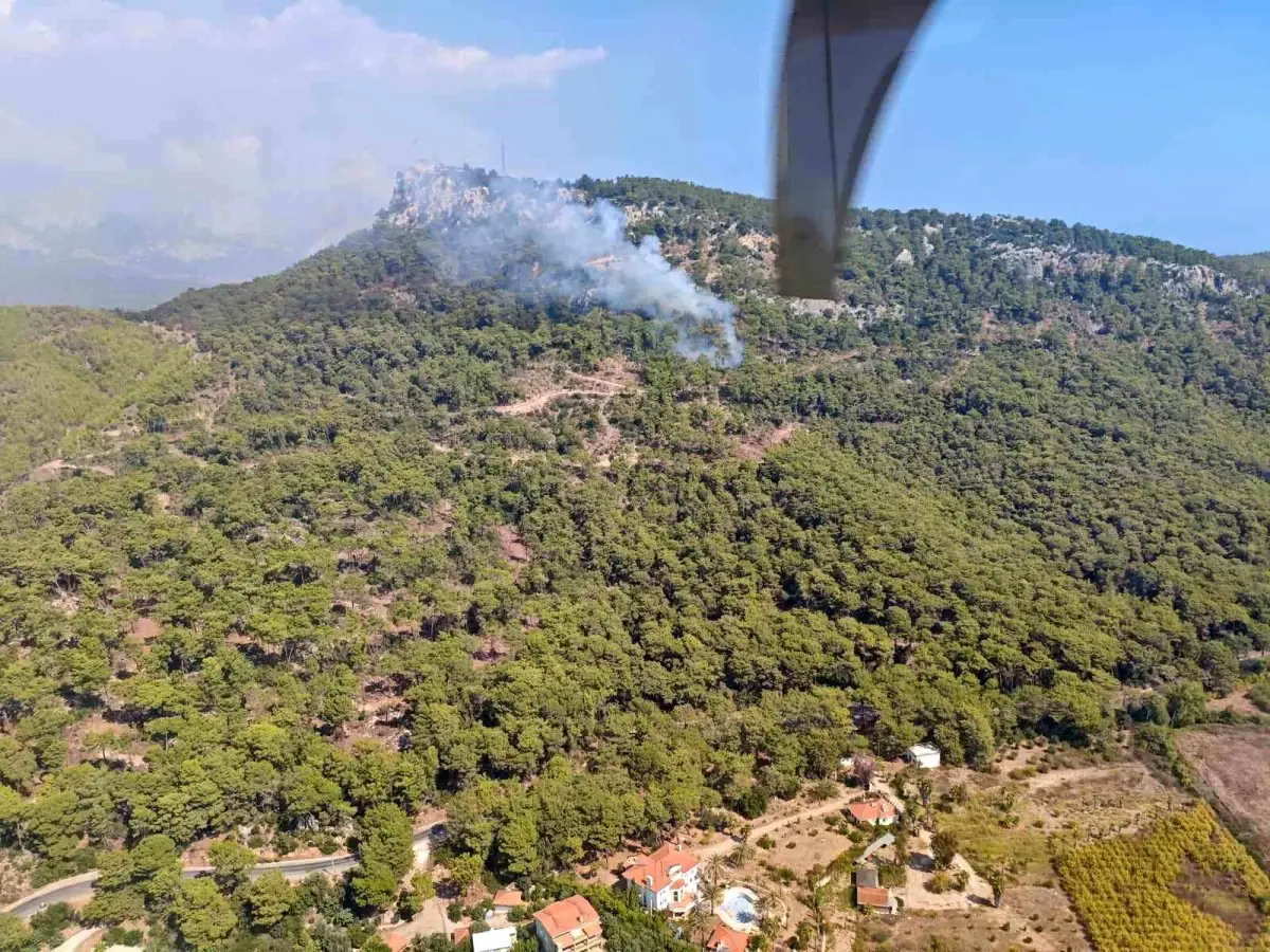 Antalya'da Orman Yangınına Havadan ve Karadan Müdahale