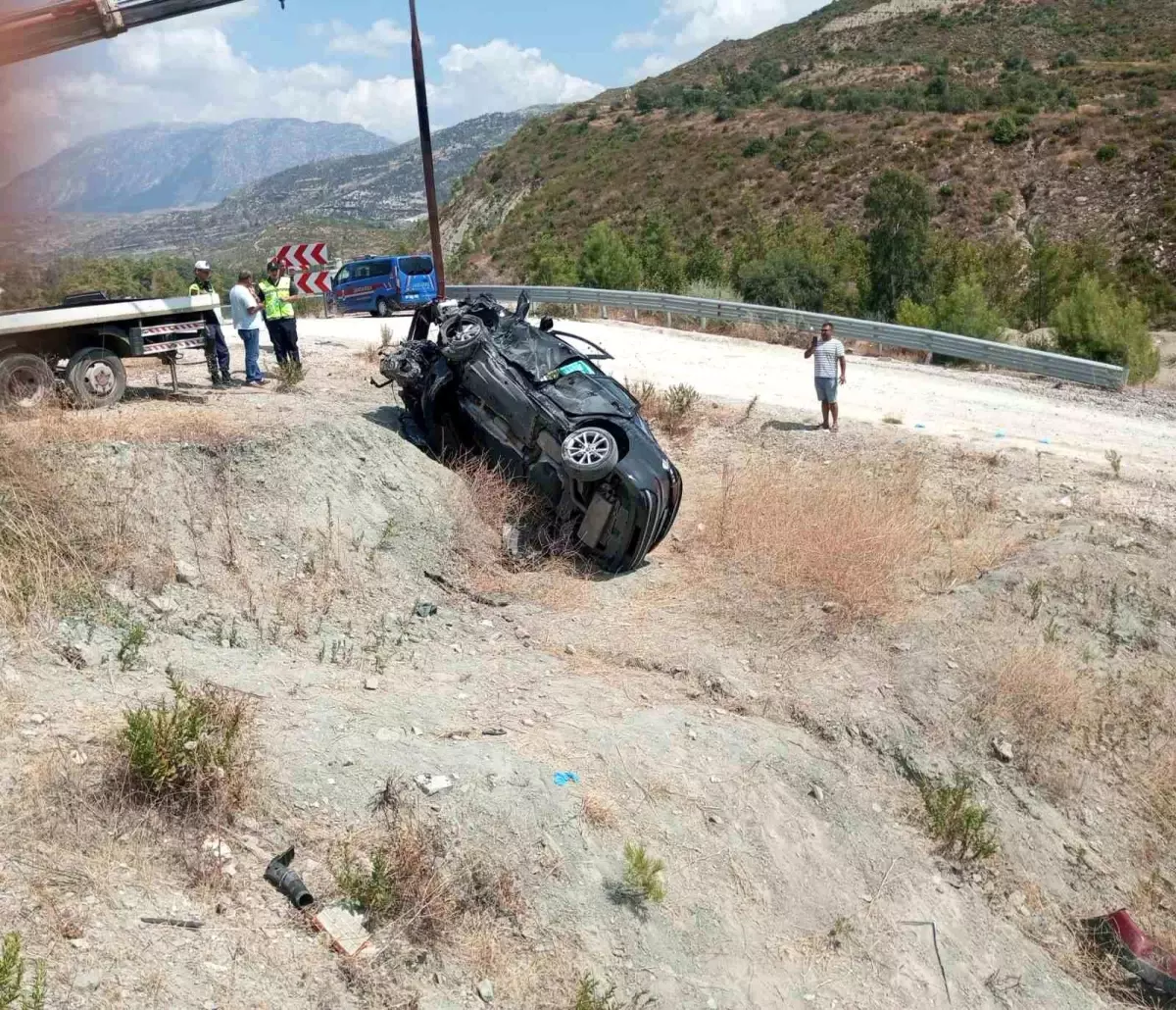 Antalya'da Trafik Kazası: 1 Ölü, 1 Ağır Yaralı