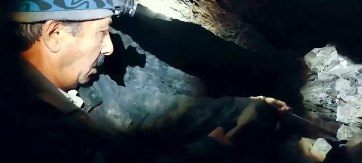 Oltu Taşı'nın Eşsiz Yolculuğu: Yer Altından Sanata