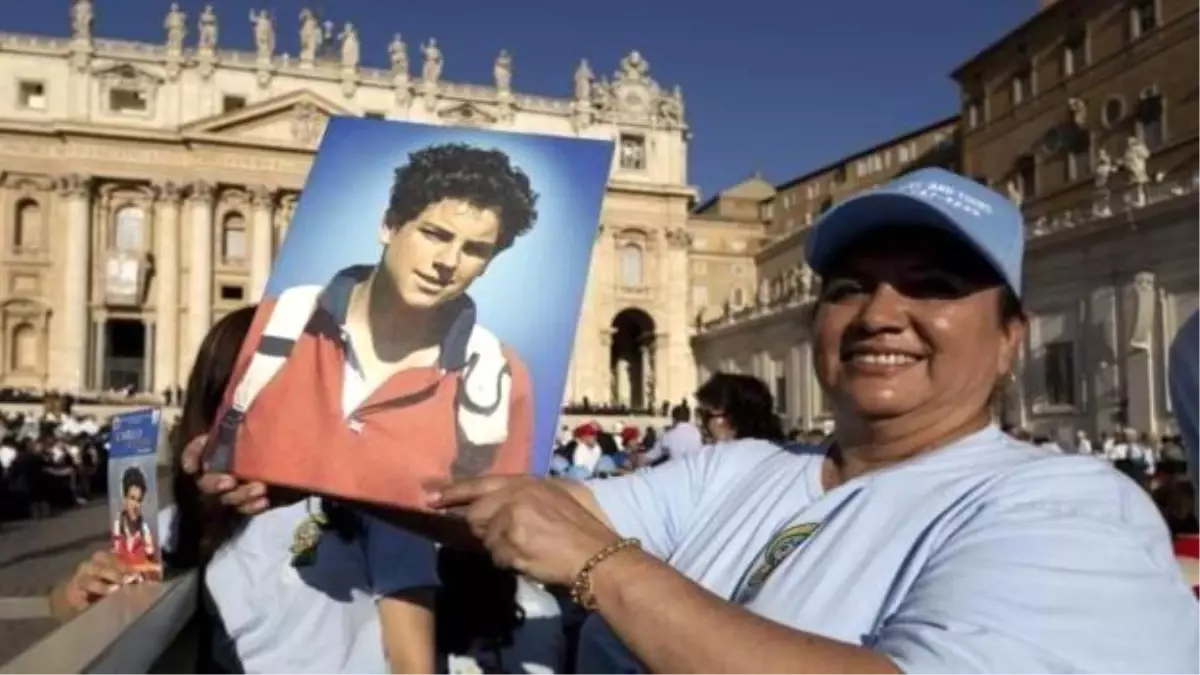 Papa, Carlo Acutis'i Aziz İlan Etti