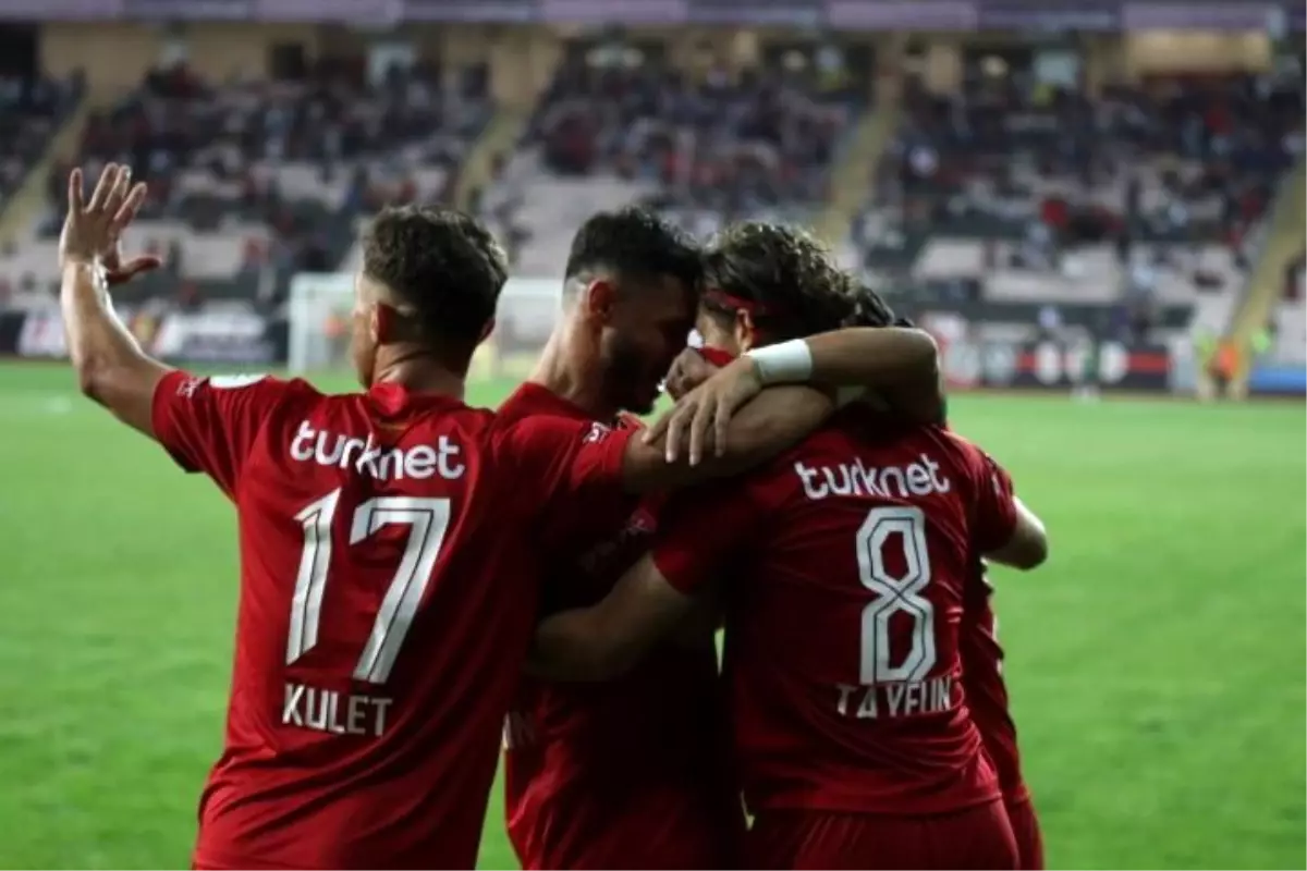 Eskişehirspor, 3. Lig'de İlk Maçında Eskişehir Anadolu'yu Yendi