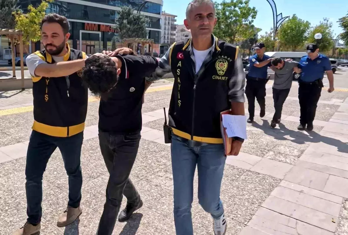 Aksaray'da Kavga: Baba ve Oğluna Adli Kontrol