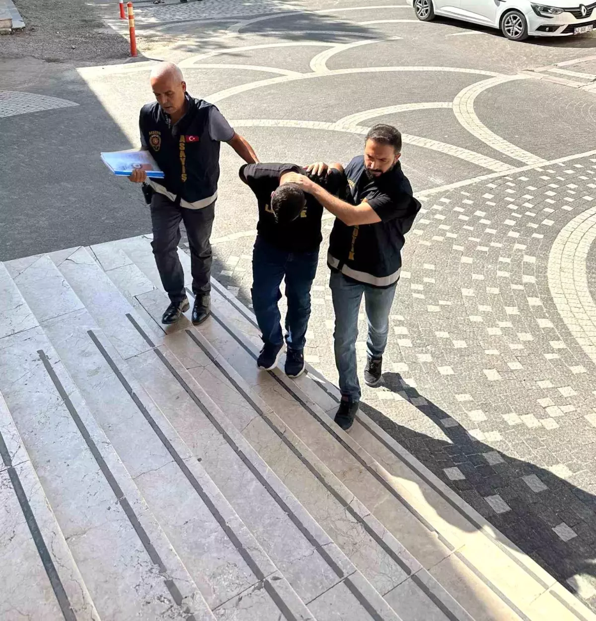 Akşehir'de Uyuşturucu Operasyonu: 3 Bin 500 Kullanımlık Bonzai Ele Geçirildi