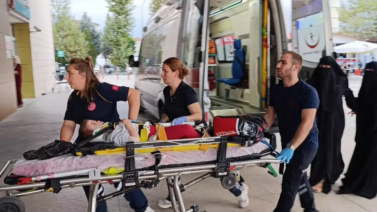 Bursa'da 5 Yaşındaki Suriye Uyruklu Çocuk 3. Kattan Düştü