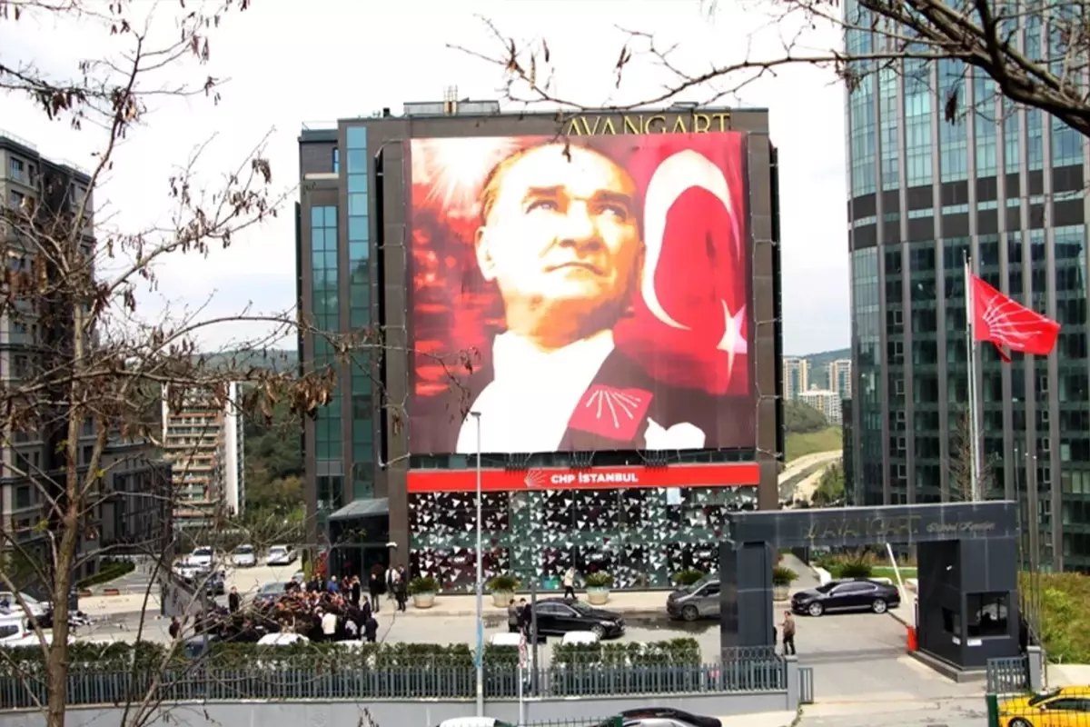 CHP, yeni yönetim seçilene kadar İstanbul İl Başkanlığı&apos;nı kapatma kararı aldı