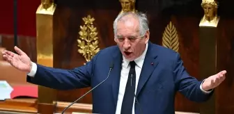 Fransa'da Başbakan François Bayrou hükümeti düştü