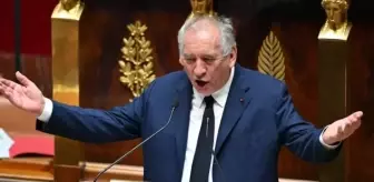 Fransa hükümet mi düştü, Fransa'da hükümet neden düştü? Fransa'da ne oluyor?