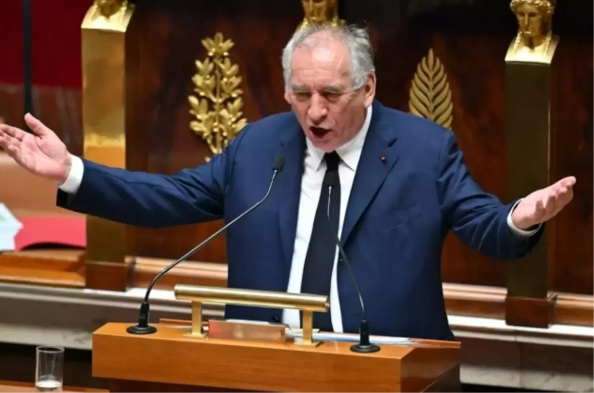 Fransa hükümet mi düştü, Fransa'da hükümet neden düştü? Fransa'da ne oluyor?
