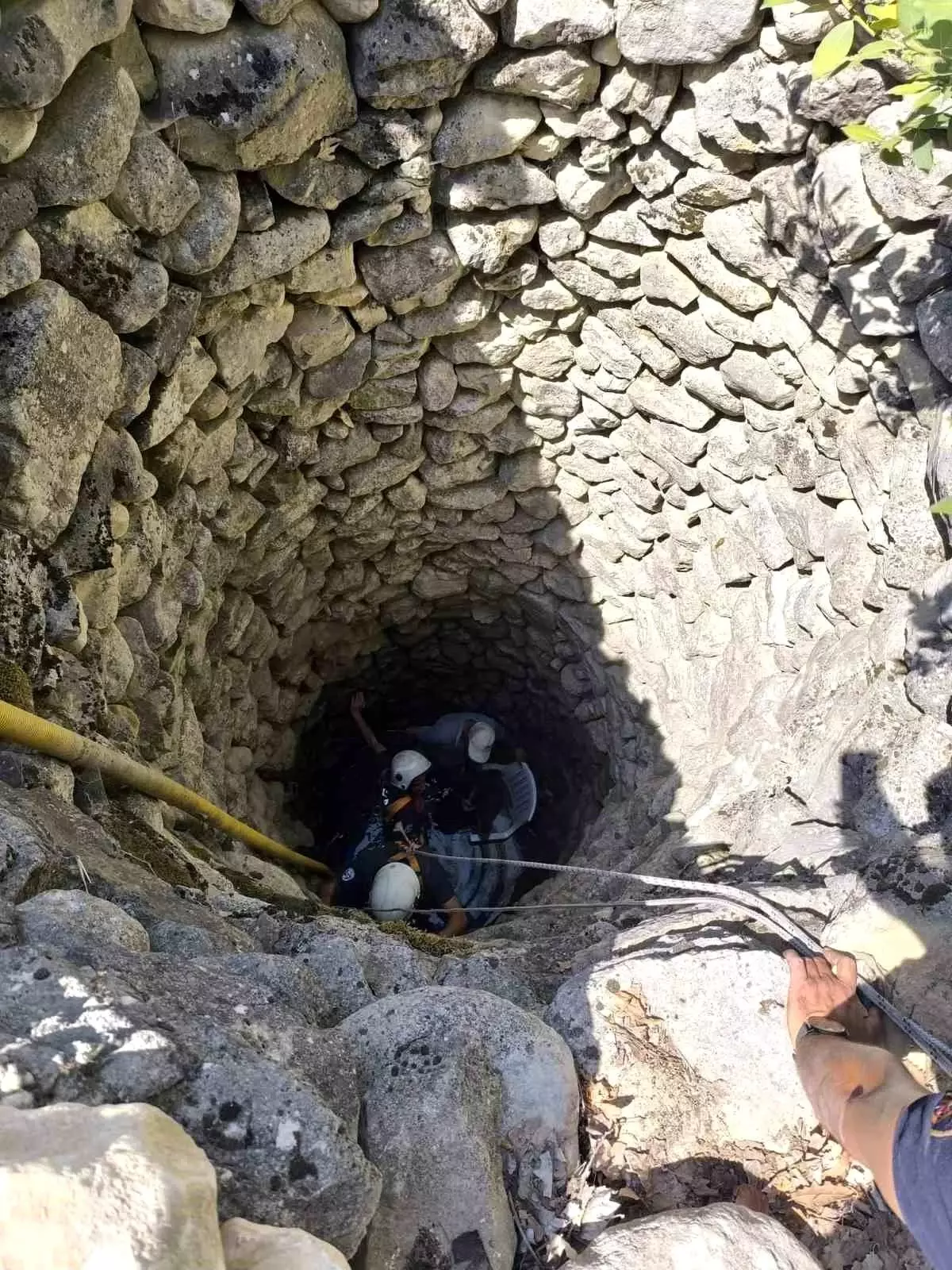 Hatay'da Kuyuya Düşen Kadın İtfaiye Ekiplerince Kurtarıldı