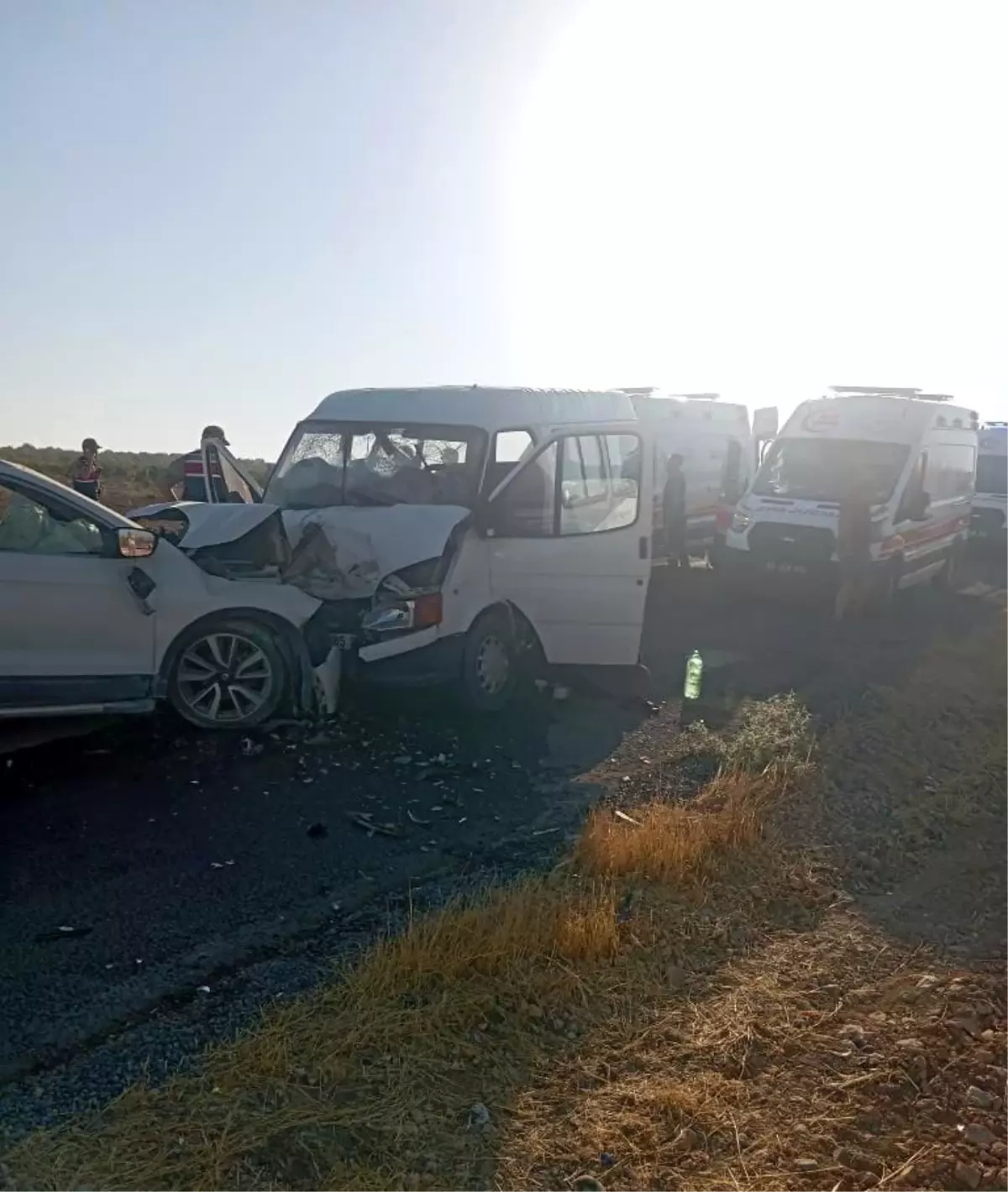Şanlıurfa'da Tarım İşçilerini Taşıyan Minibüs Kaza Yaptı: 10 Yaralı