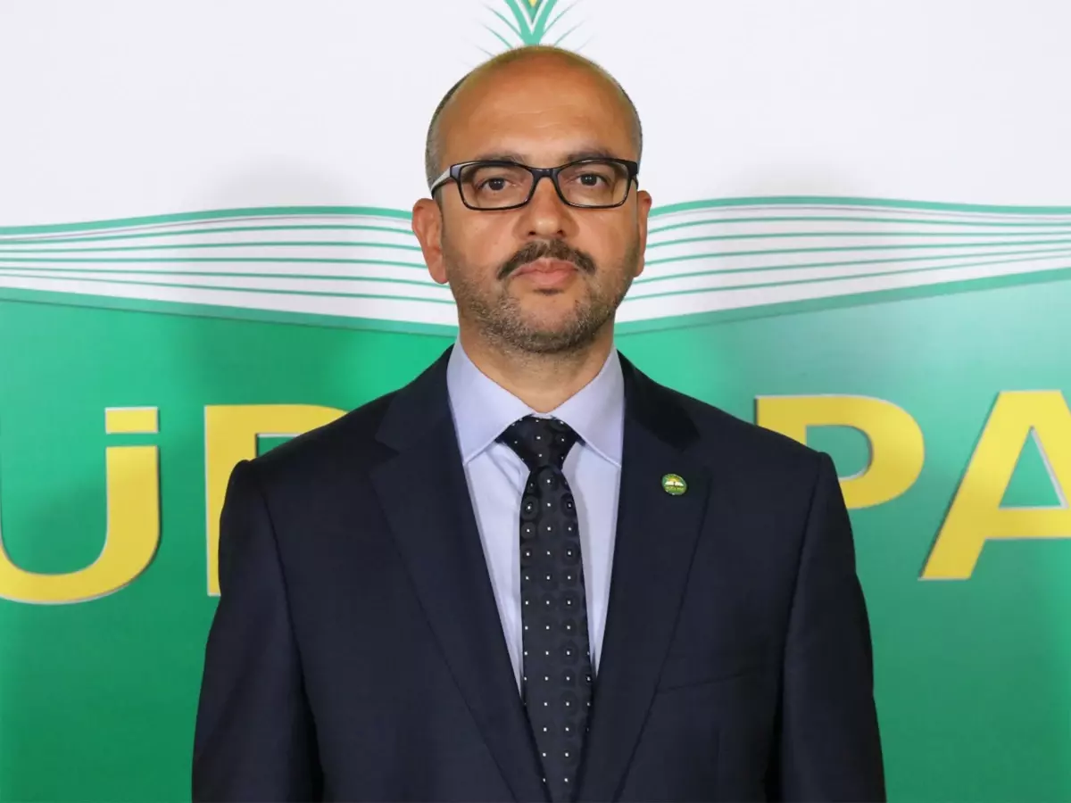 HÜDA PAR'dan Yeni Anayasa İçin 'Toplumsal Mutabakat Arayışı' Çalıştayı