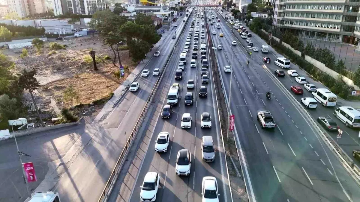 İstanbul'da Eğitim Yılı Başladı, Trafik Yoğunluğu Arttı