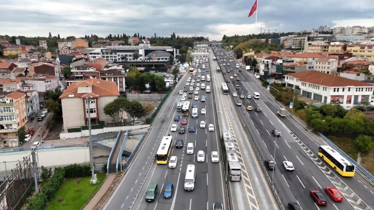 İstanbul'da Okul Trafiği Yoğunlaştı