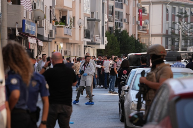 izmir de 2 polisi sehit eden katilin babasinin 19025889 5397 m