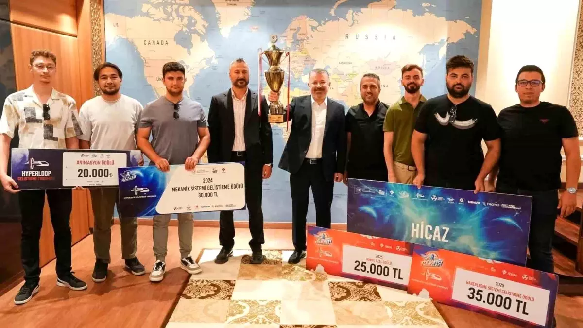 Hicaz Hyperloop Takımı, TEKNOFEST 2025'te İki Ödül Kazandı