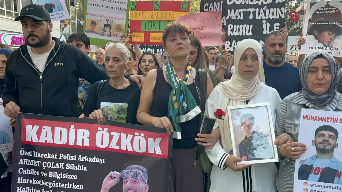 Kocaeli'de çocukları öldürülen anneler yürüdü: 'Benim çocuğum bugün okula gidemedi, bu çok acı'