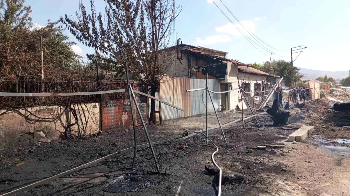Malatya'da İnşaat Şantiyesinde Yangın Çıktı