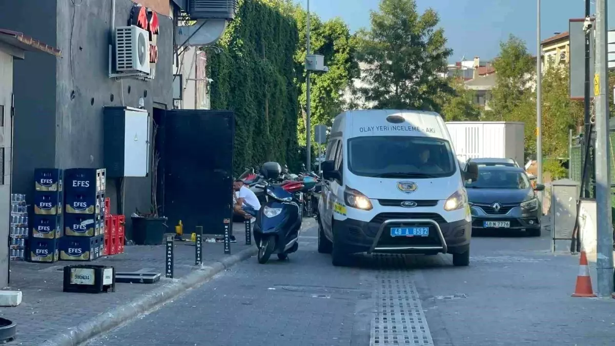 Marmaris'te Barlar Sokağı'nda Silahlı Kavga: 2 Yaralı