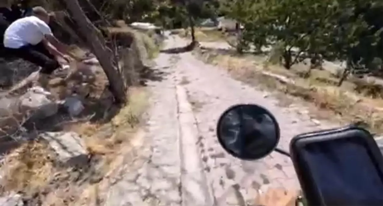 Tarihî Yerleri Gezen İçerik Üreticisi Saldırıya Uğradı