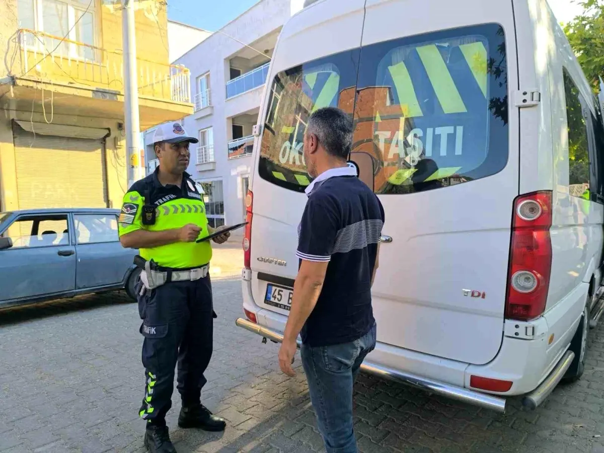 Manisa'da Okul Servis Araçlarına Denetim Yapıldı