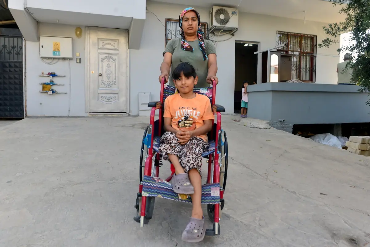 8 Yaşındaki Asel Ecrin'in Yürüyebilmesi İçin Yardım Bekliyor