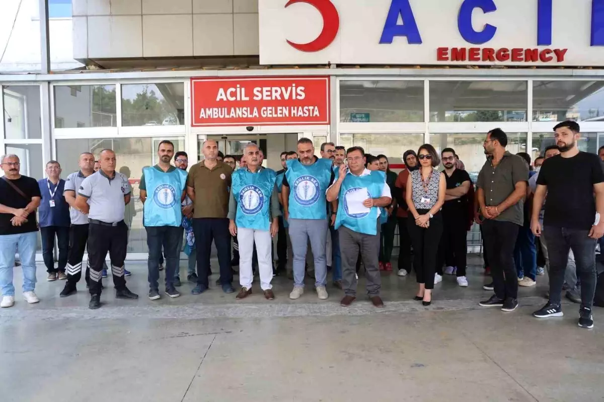 Adana'da Düğün Salonu Önünde Silahlı Olay: Sağlık Görevlilerine Saldırı