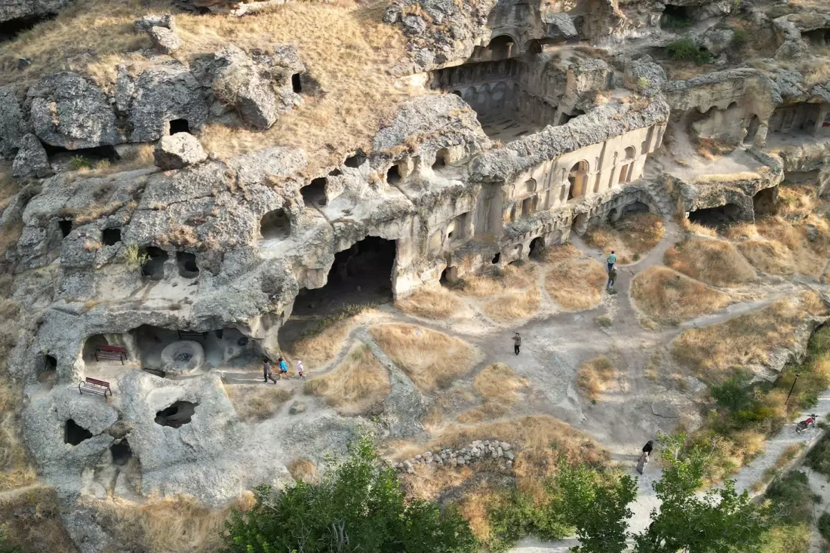 Türkiye'de tek ve 800 yıldır ayakta: Üstü cami, altı kilise