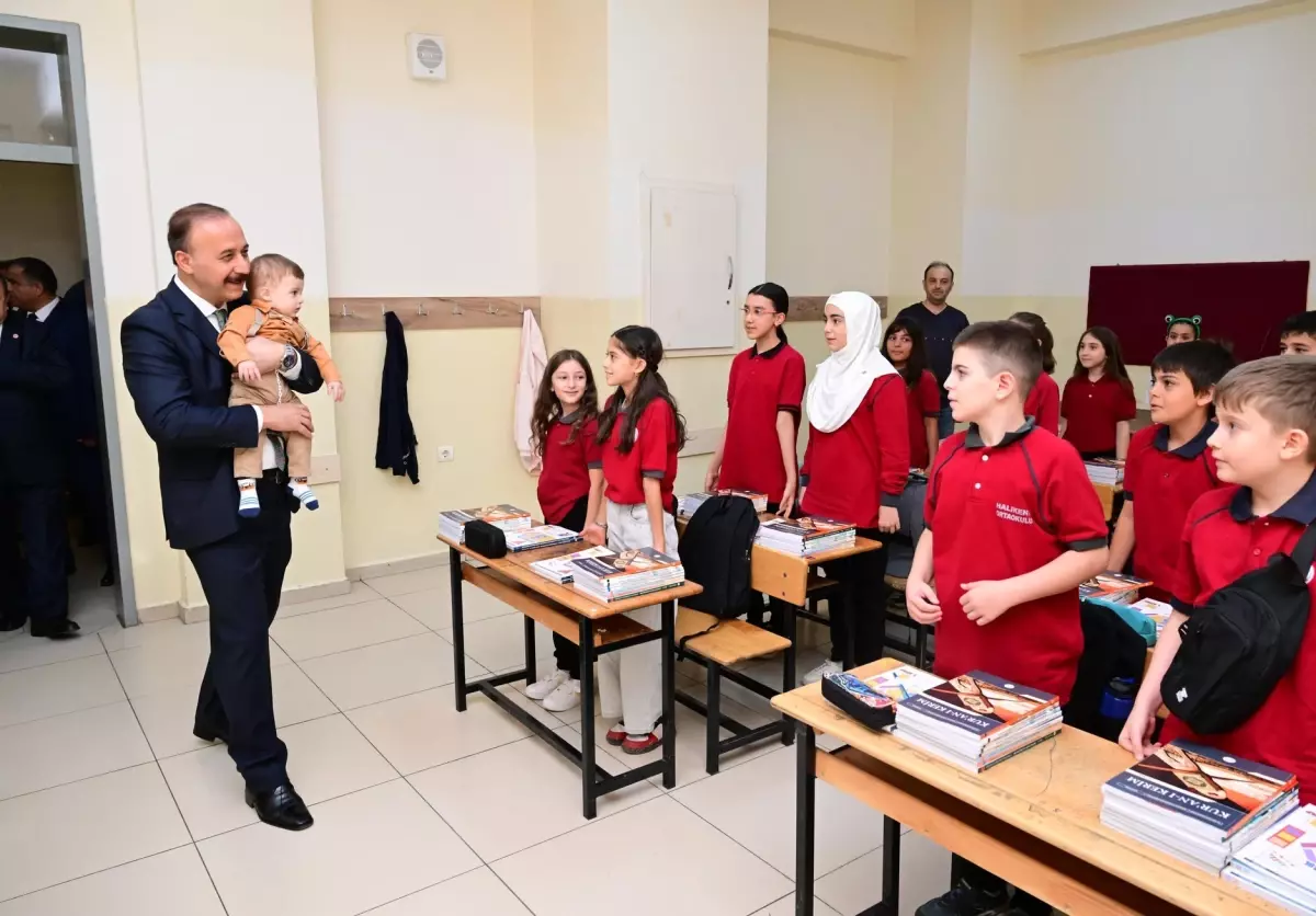 Isparta'da Şehit Orhan Burak Büyükçaylı Ortaokulu'nda Yeni Eğitim-Öğretim Yılı Başladı