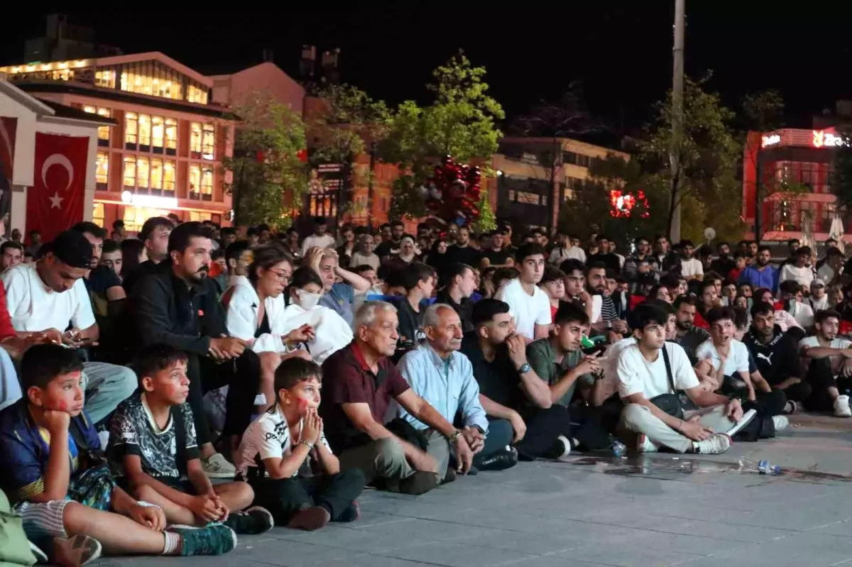 Yalova'da Voleybol ve Futbol Coşkusu