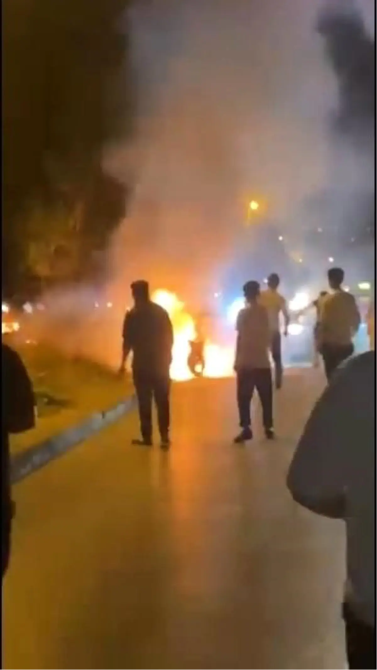 Bursa'da Kırık Ayağıyla Motosiklet Yangınına Müdahale Eden Vatandaş Takdir Topladı