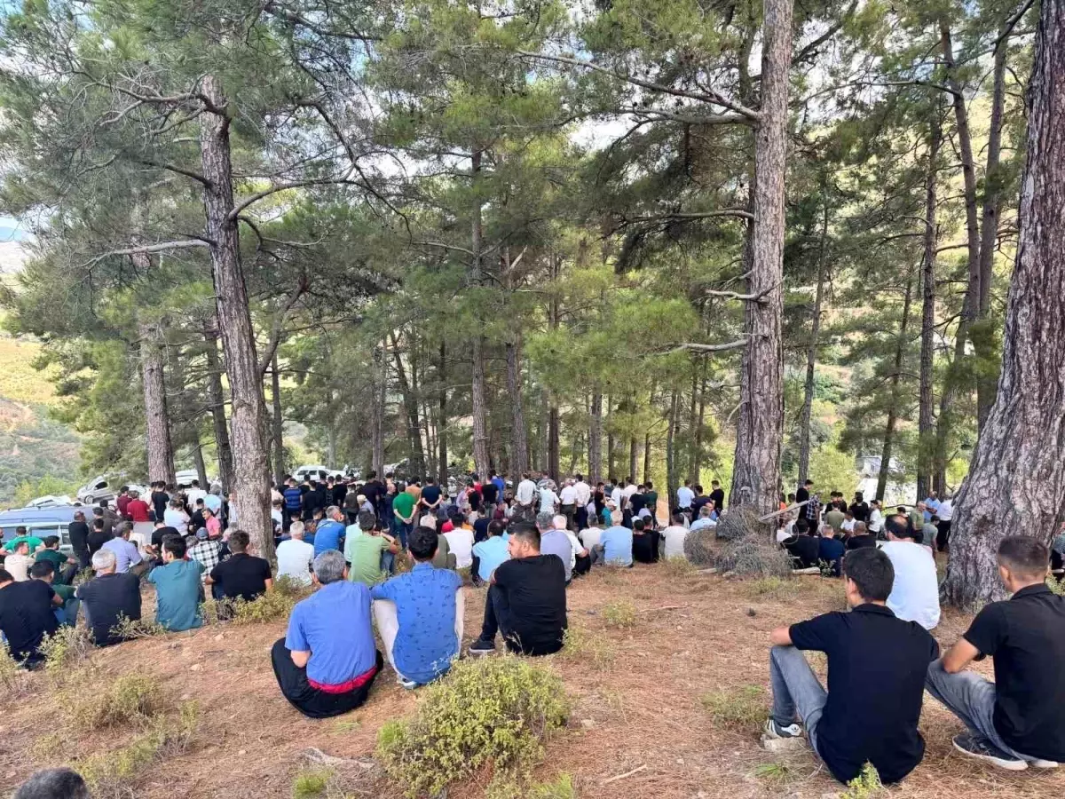 Gazipaşa'da Trafik Kazasında Hayatını Kaybeden Genç Toprağa Verildi