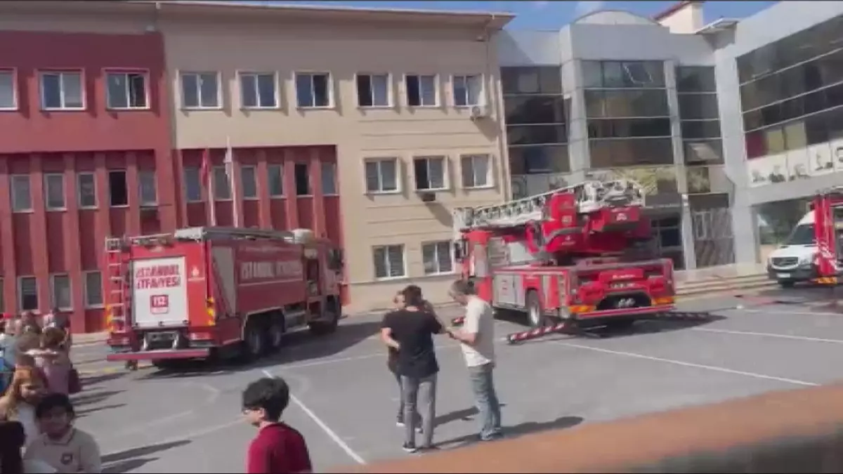 Başakşehir'de Okulda Yangın Çıktı
