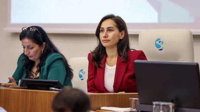 Deputy Mayor of Beykoz Özlem Vural Gürzel announced her resignation from the CHP
