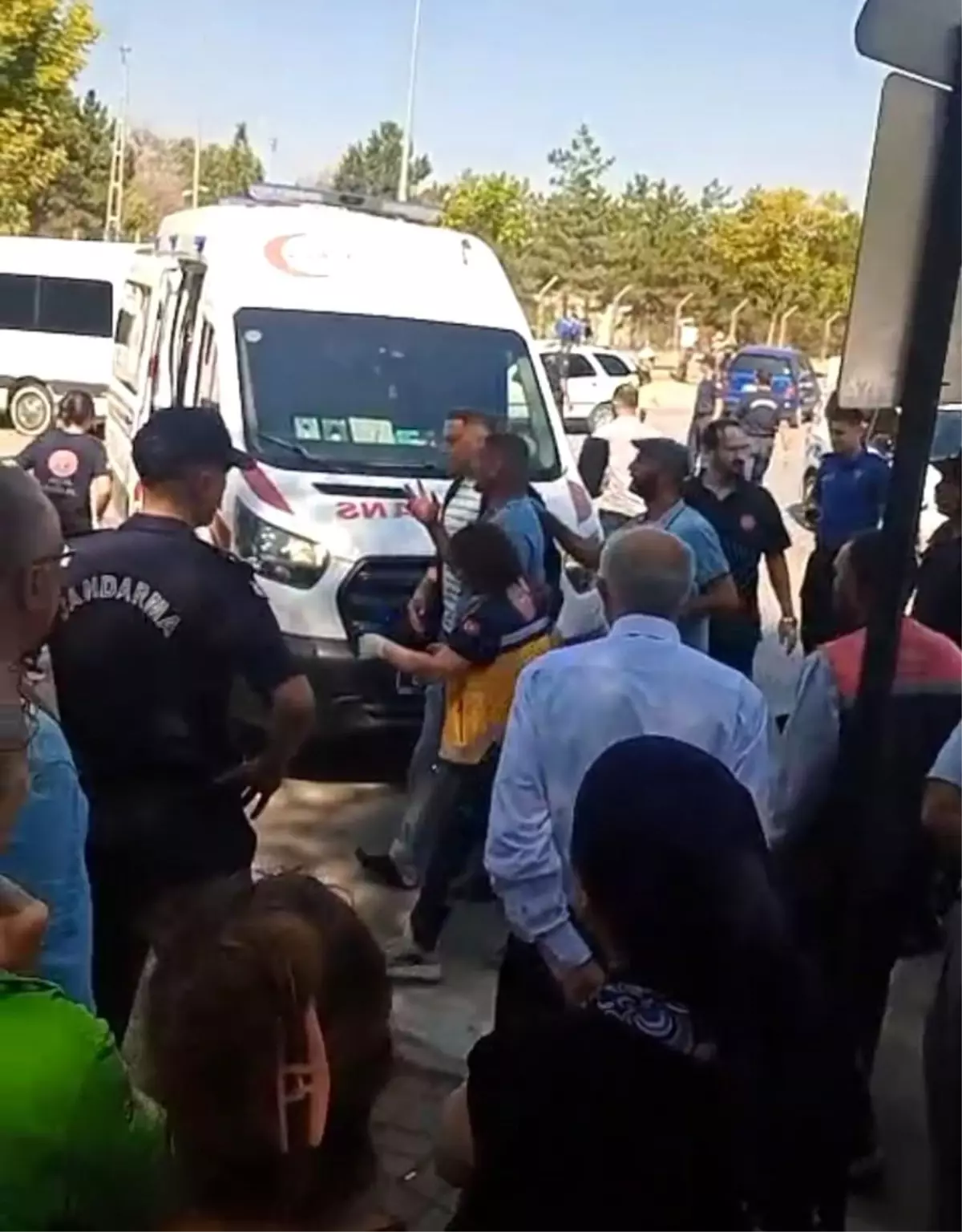 Boşanma Aşamasındaki Eşine ve Ailesine Saldırı: 4 Yaralı